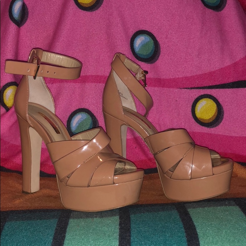 BCBG heels